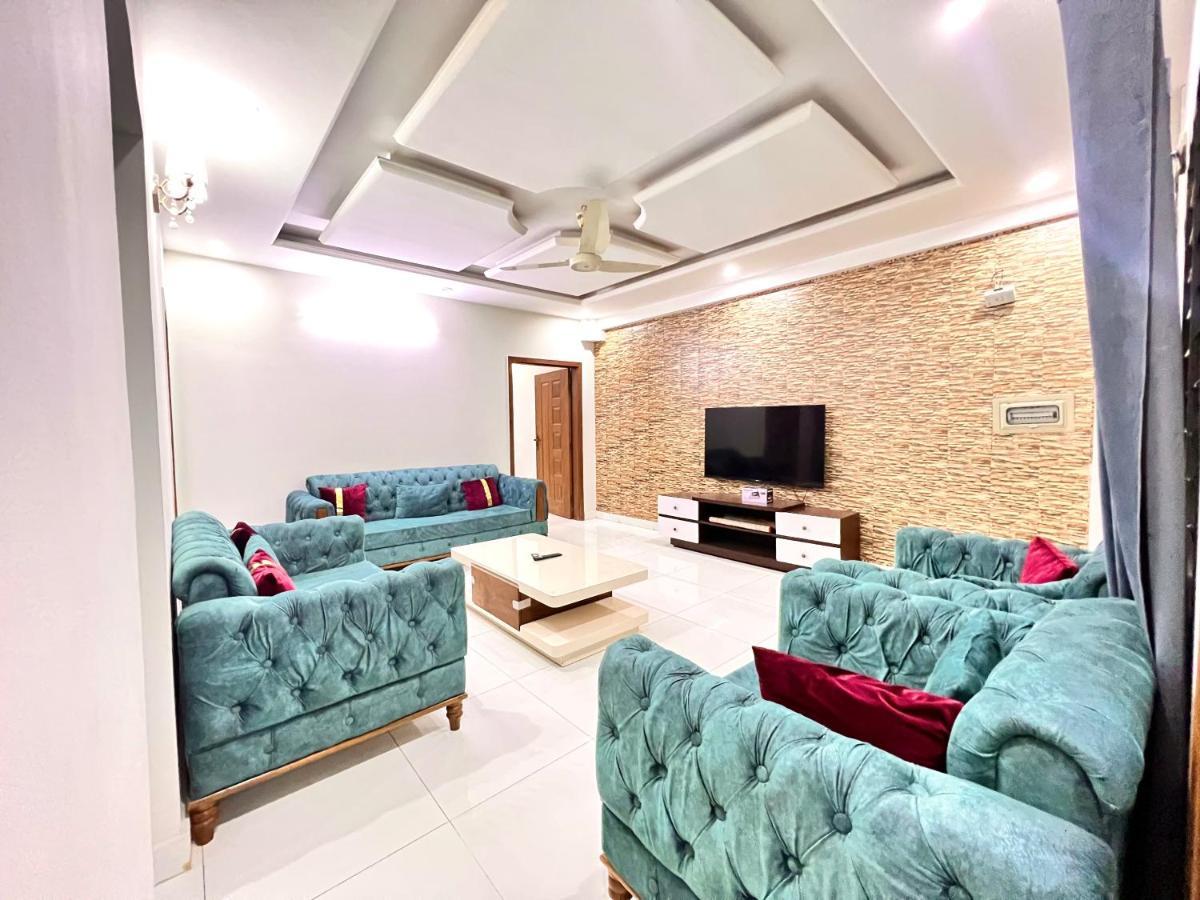 Luxury 3 Bedrooms Apartment Lounge+Kitchen Air-Conditioning And Wifi E11 Islamabad Luaran gambar